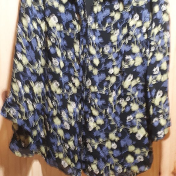 LM Collection Casual Button Down Dress Shirts or Top Size 16 W - Picture 4 of 5